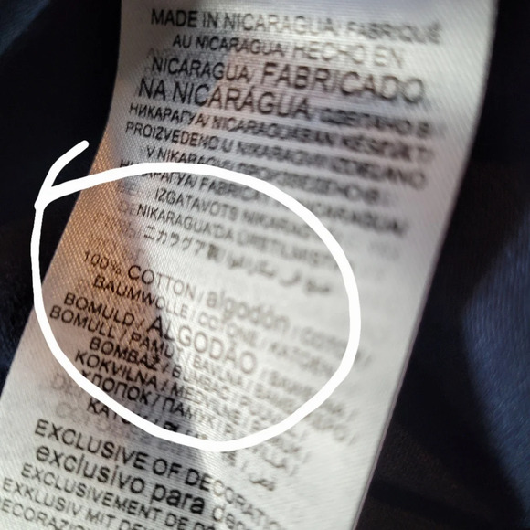 New York Yankees Universe Women's V-neck Tee •Size Medium• New w/ Tag - Picture 4 of 6